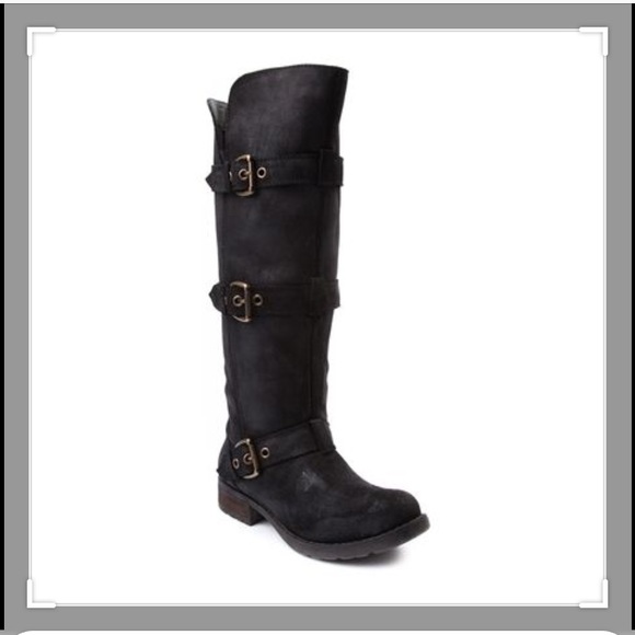 Signature Shoes - Distressed black leather buckle strap moto boot